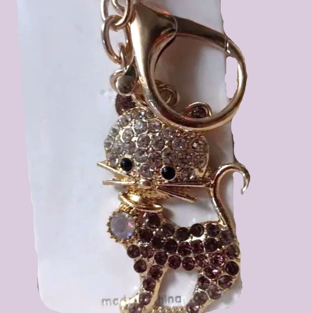 NWT Gold Tone PURPLE Rhinestone Cat Keychain Purse Charm Clip Car House Feline